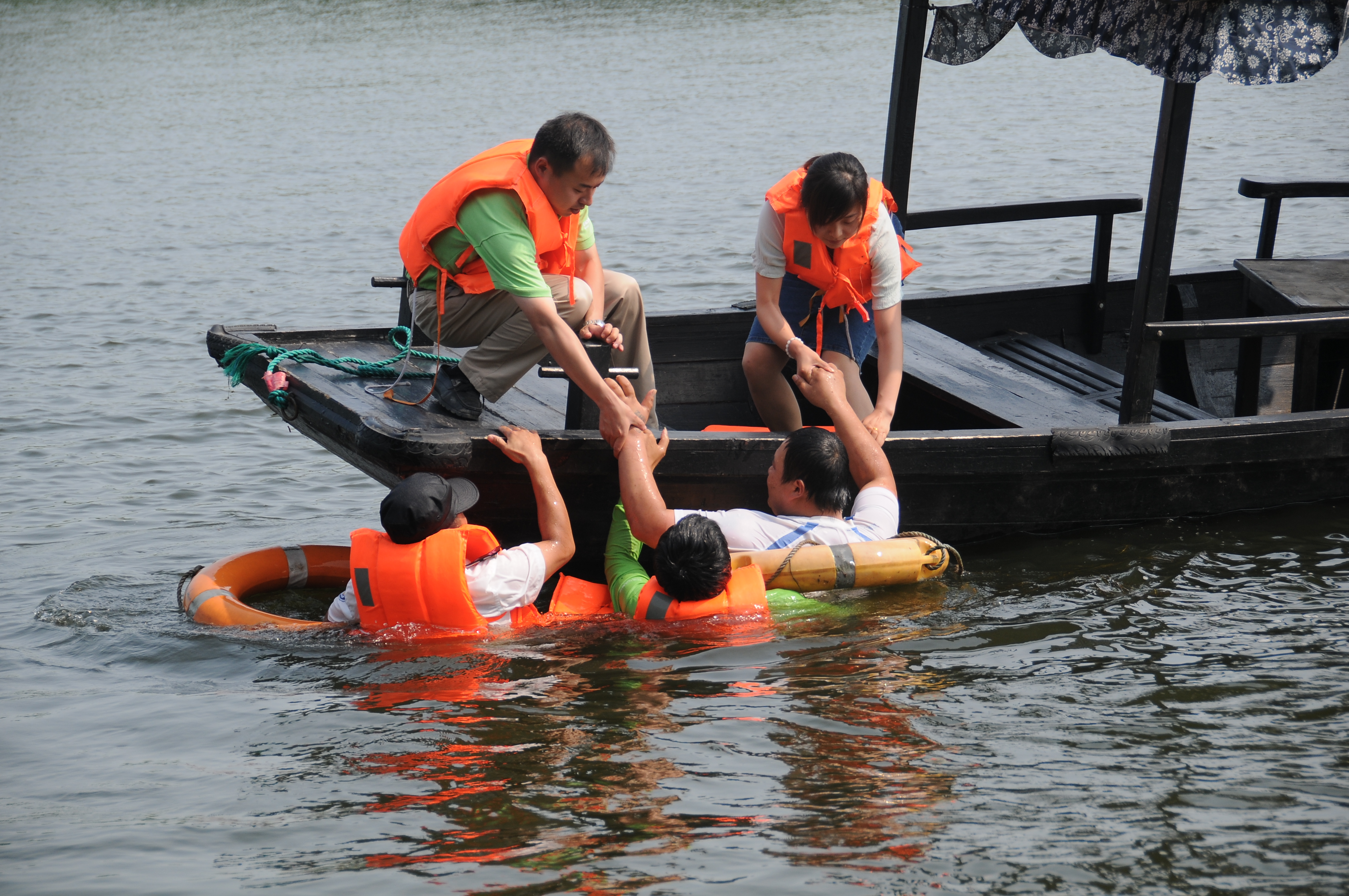 �������ս�����̳- ��Ȩ���Ĳ��˵�����