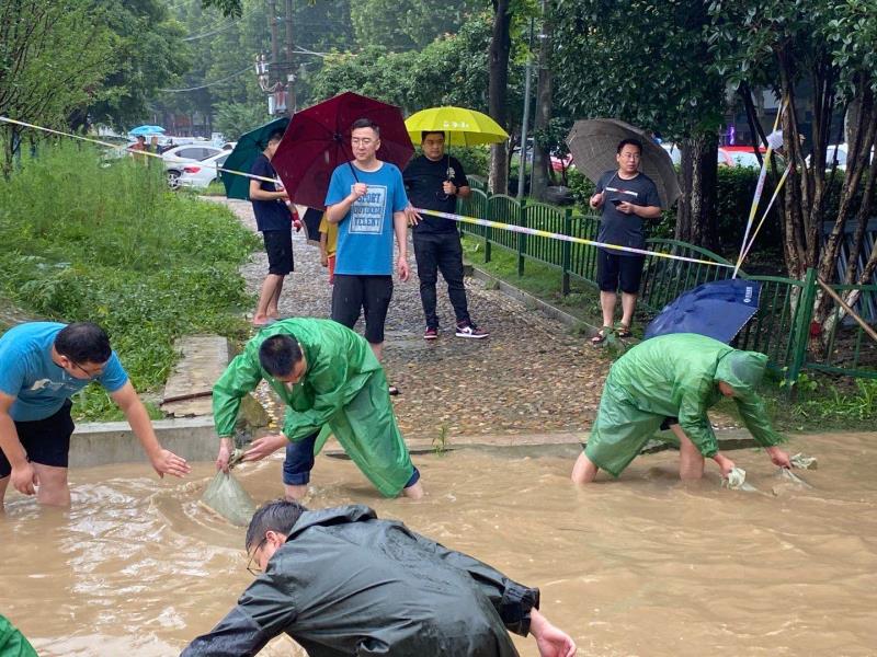 �������ս�����̳- ��Ȩ���Ĳ��˵�����